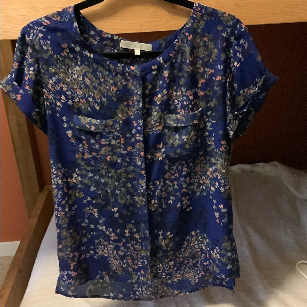 Monk & Lou Size XS button-front blouse with front pockets and cap sleeves